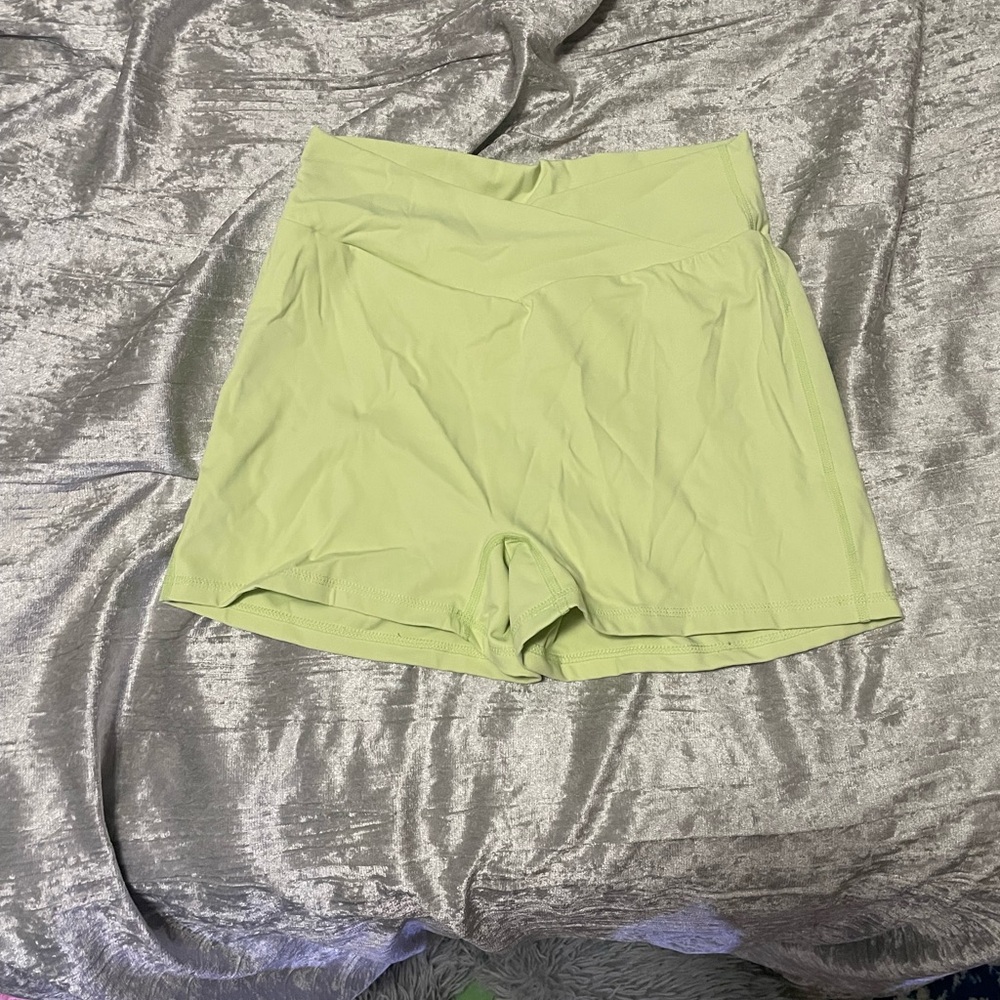 V high waisted butt scrunch mint green cargo shorts